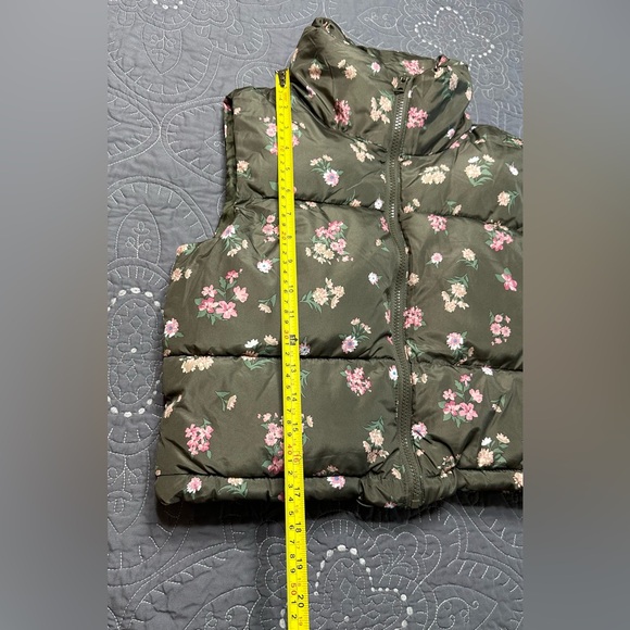 Aeropostale Women’s Remixed Down Sage Green Floral Puffer Vest NWT Size … - Picture 2 of 6